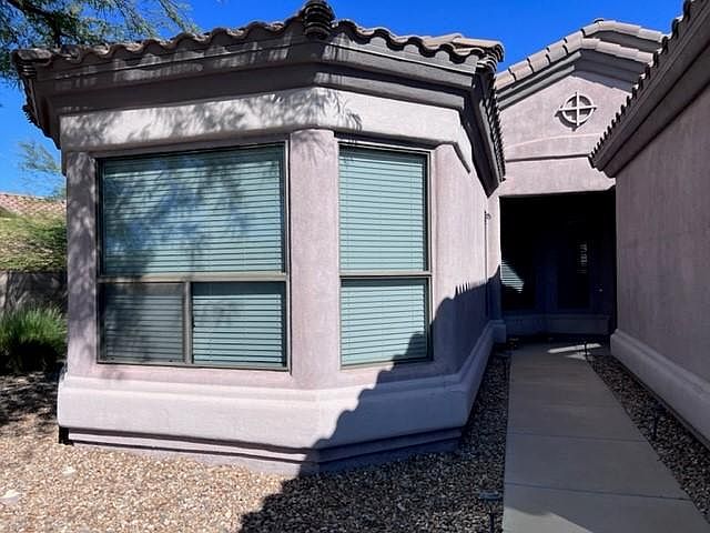 1st image of 2785 Esmerelda Dr
