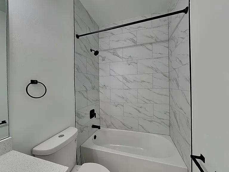 4918 Jordan Ave S — Photo 18