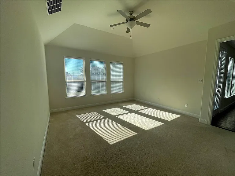 723 Callaway Dr — Photo 25