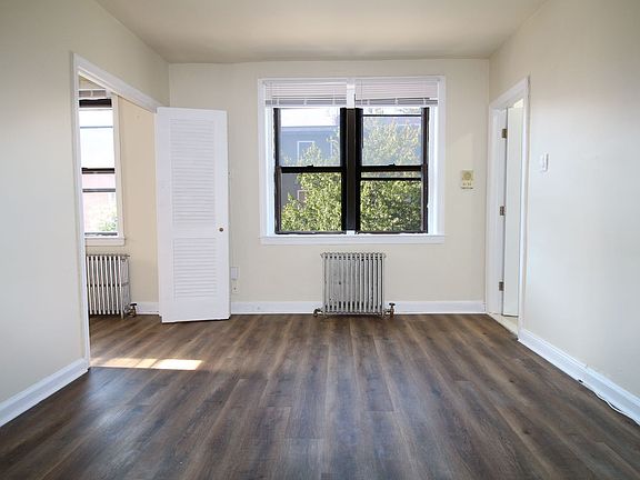 2nd image of 1934 Waverly St APT E208