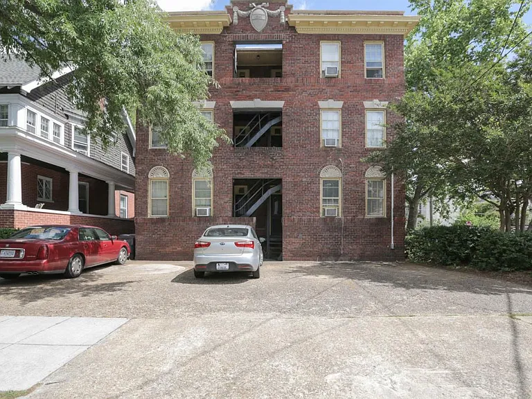The parking lot of the cavlaier