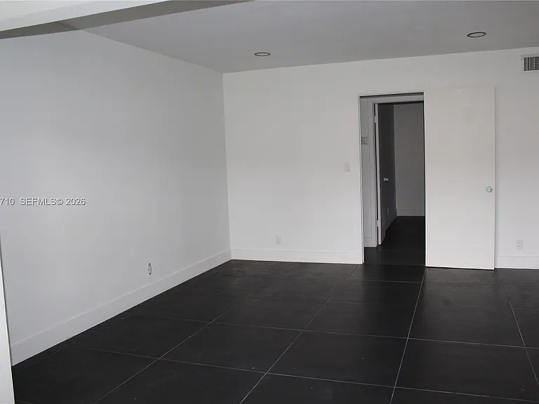5140 SW 40th Ave #3C — Photo 7