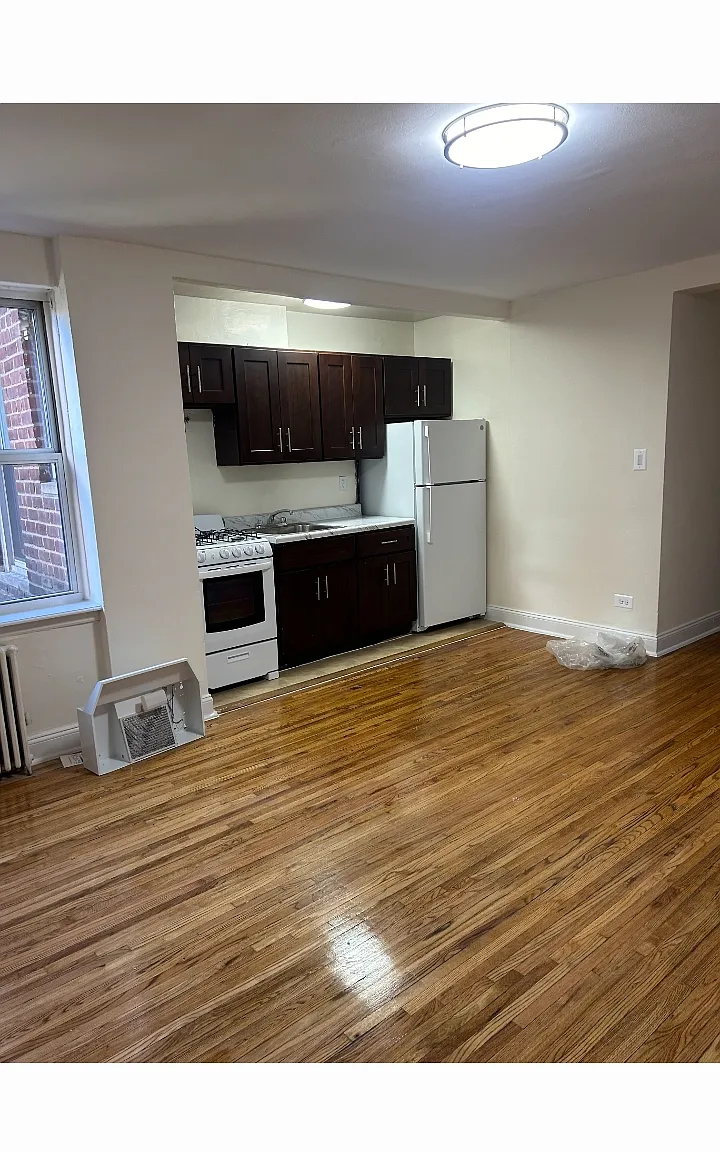Studio, 550 sqft, $1,825 — Photo 2
