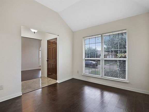 3rd image of 5617 Petunia Dr