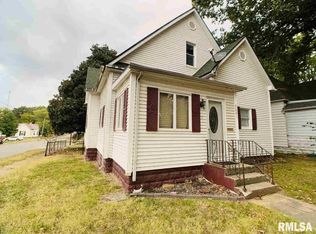 2001 4th St, Eldorado, IL 62930