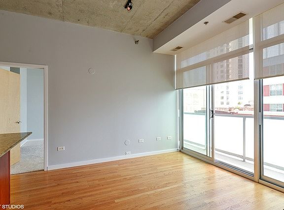 5th image of 1620 S Michigan Ave Unit 509