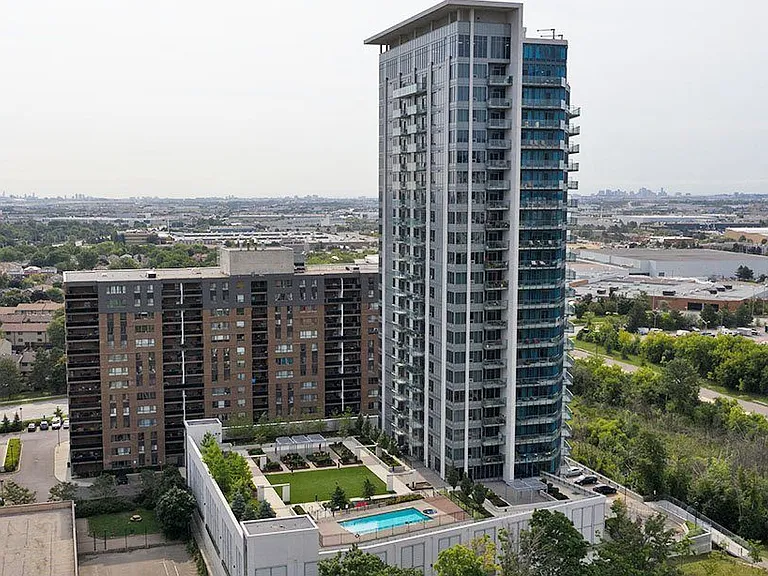 188 Clark Blvd — Photo 3