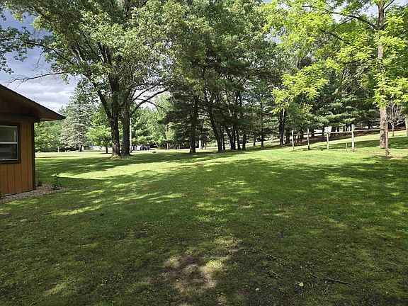 3rd image of 1879 Lakeview Dr