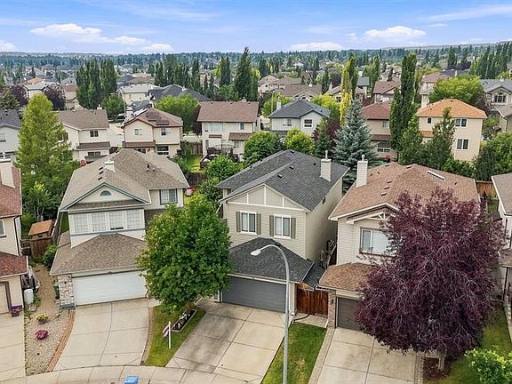 2nd image of 32 Tuscany Ravine Cres NW