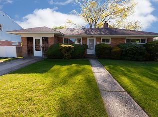 1092 Thompson Dr, Bay Shore, NY 11706