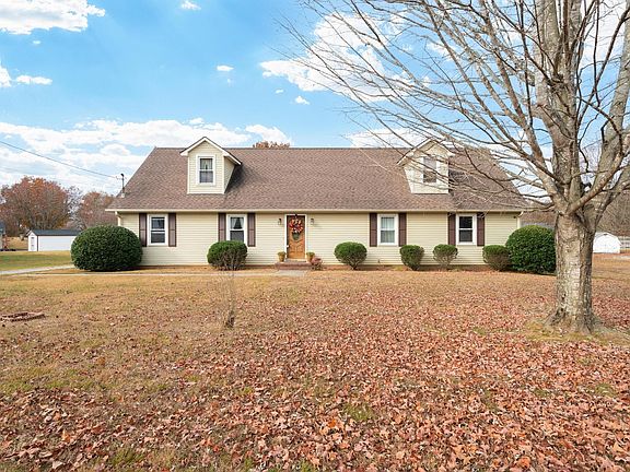 2nd image of 518 Sun Cir
