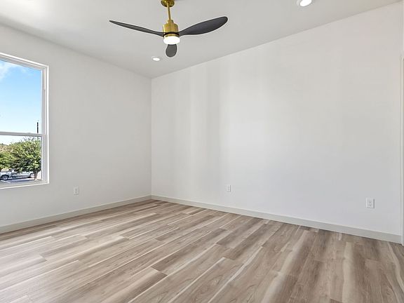 5th image of 225 E New Hampshire St #14