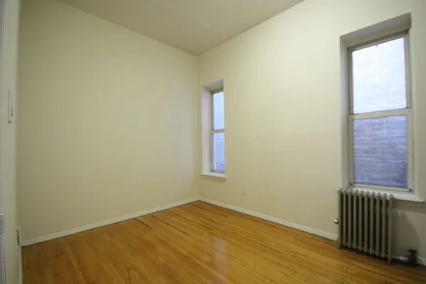 Rented by Dynamik Realty | media 36