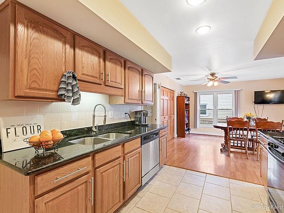 3rd image of 1325 Blair Ln