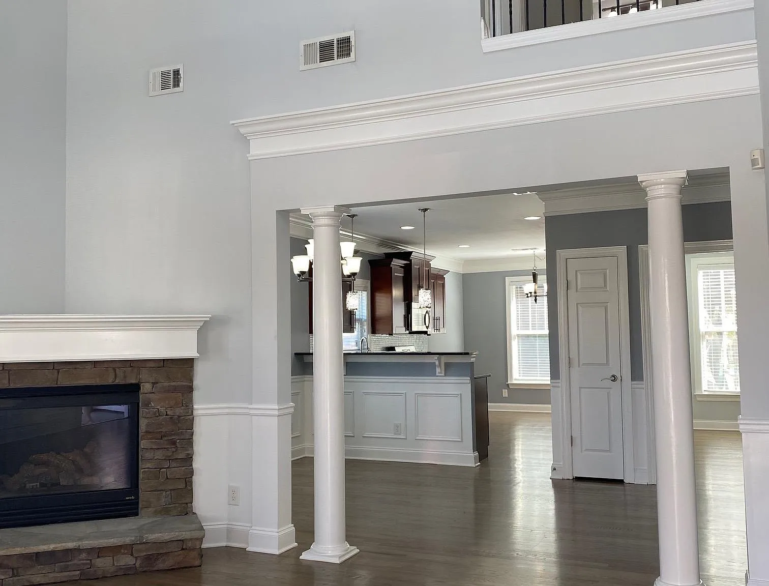 3 bed, 1970 sqft, $3,200 — Photo 3