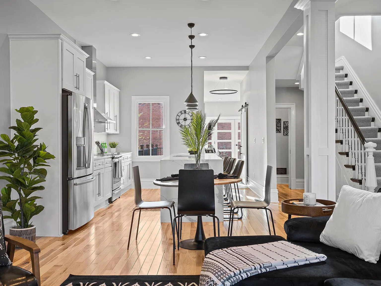 1027 Vinial St — Photo 3
