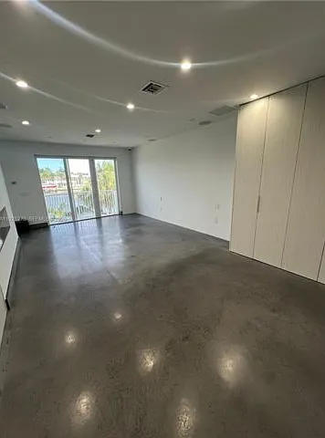 21025 NE 38th Ave #81 — Photo 13