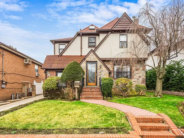 16022 10th Ave, Whitestone, NY 11357