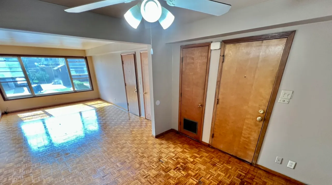 2 bed, 1005 sqft, $995 — Photo 2