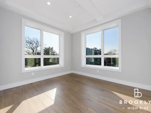 1489 Brooklyn Avenue image 5 of 9