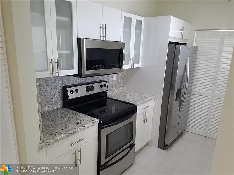 1st image of 3020 NE 32nd Ave APT 913