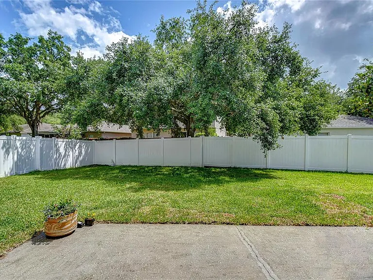 18303 Elmhurst Ln — Photo 36