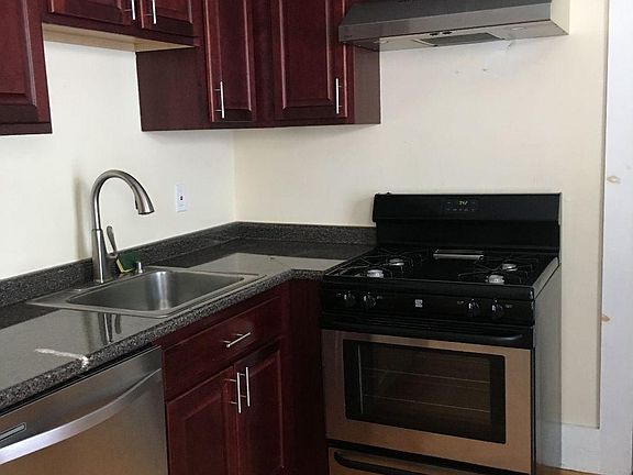 3rd image of 25 Hall Ave #2