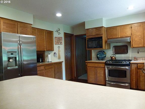 4th image of 317 SE 21st Pl