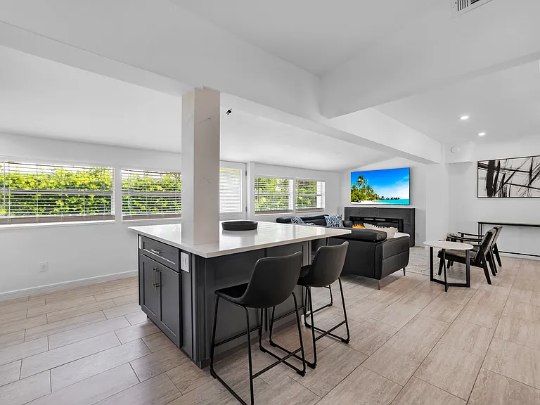 3205 Barton Rd — Photo 10