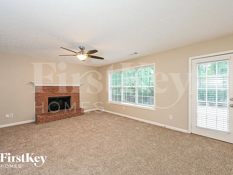 640 Alcovy Springs Dr — Photo 2