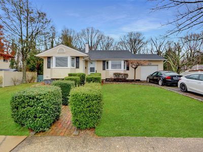 10 Sunburst Drive, Deer Park, NY, 11729