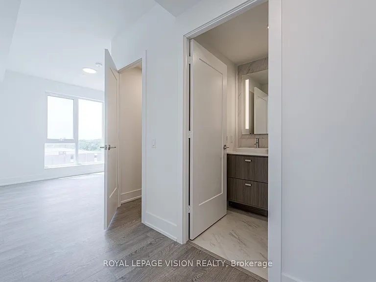 858 Dupont St #604 — Photo 25