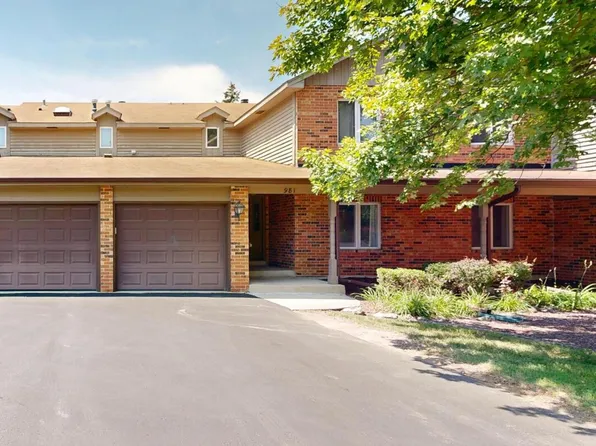 981 West Ct APT A, Naperville, IL 60563