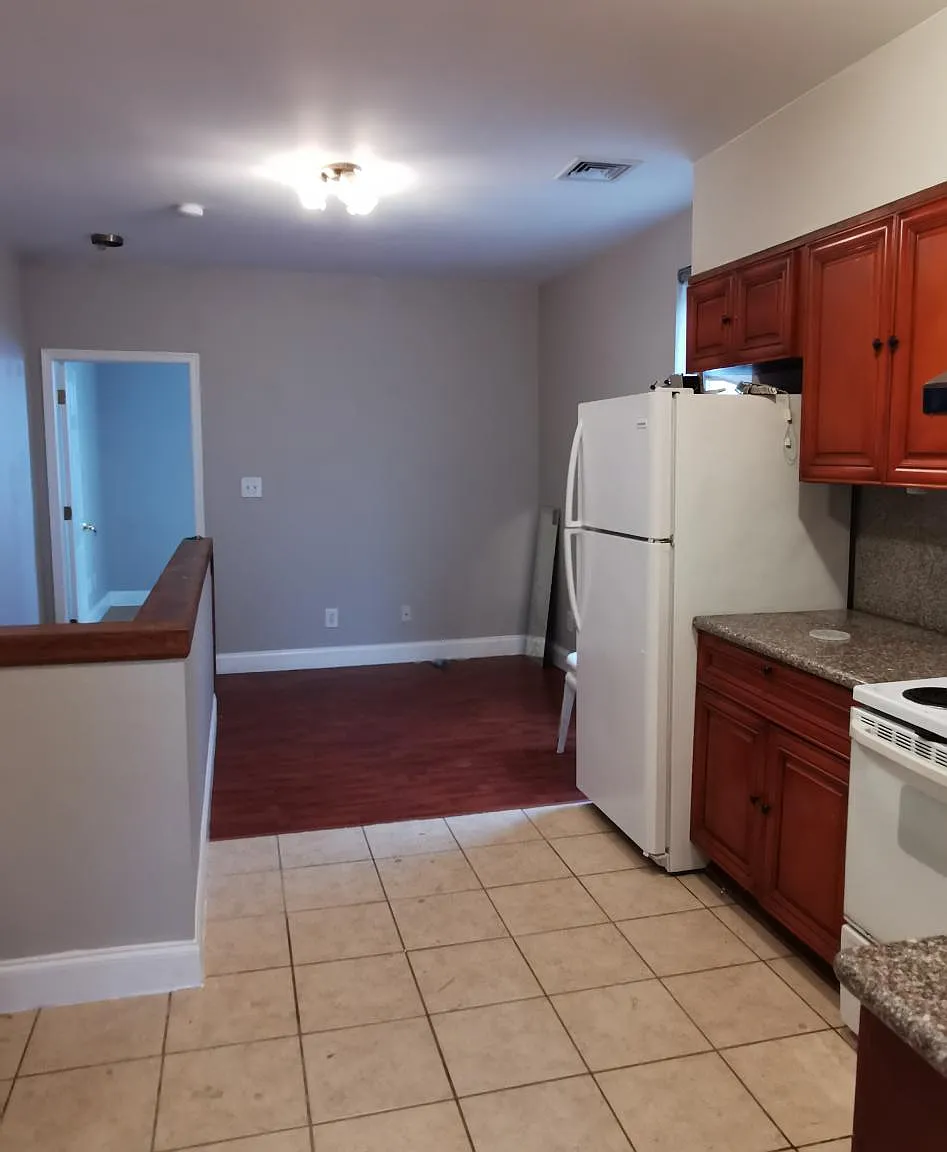 2 bed, $1,400 — Photo 3