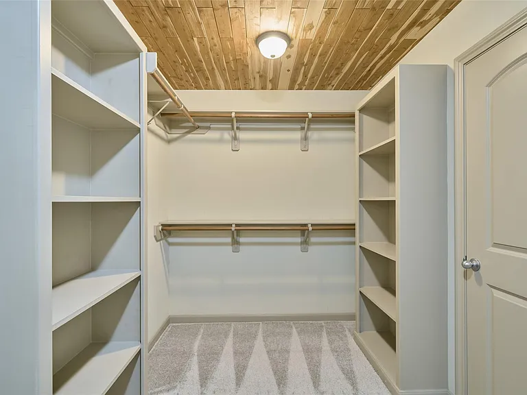 13613 Vail Dr — Photo 23