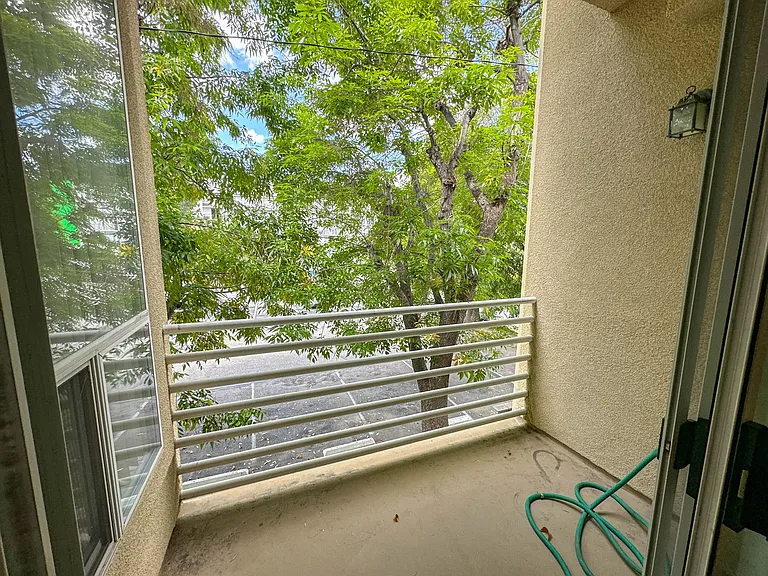 427 W Doran St #106 — Photo 18