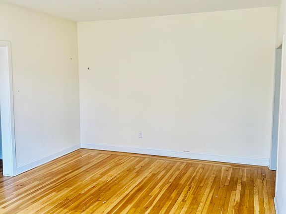 3rd image of 119 Carpenter Ave #D7