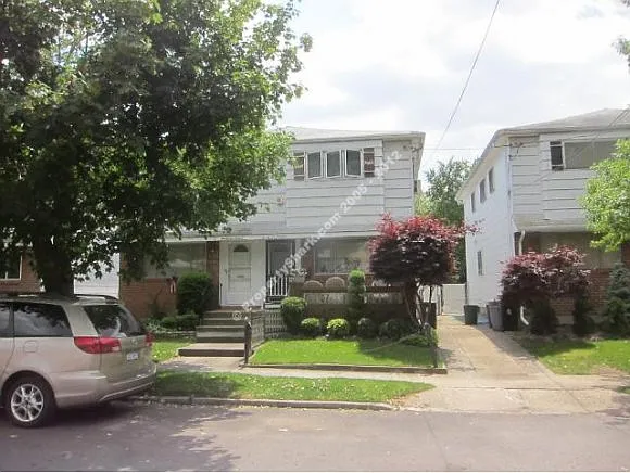 2214 E 59th Pl photo 1