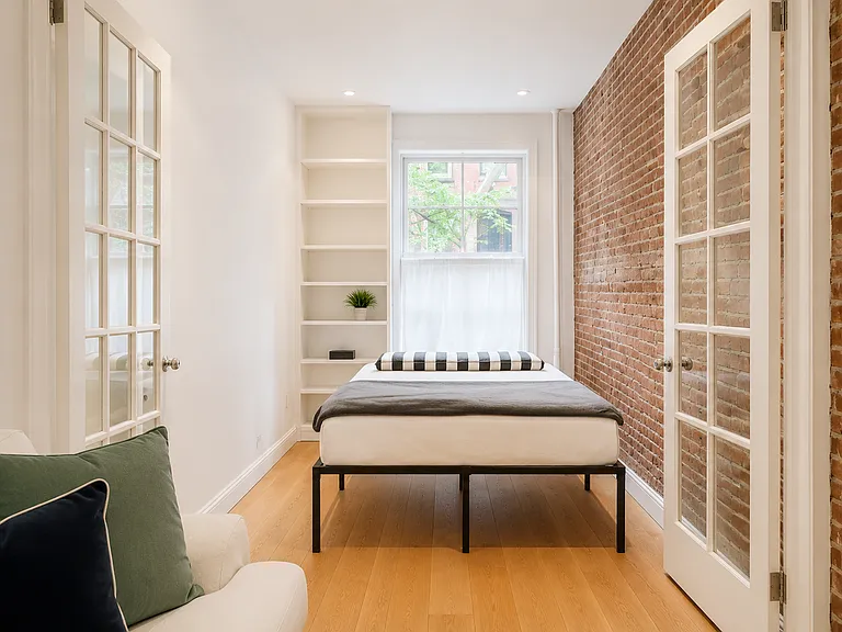 80 Charles St #1E — Photo 2