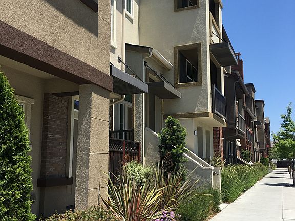 2nd image of 1619 Mercado Way
