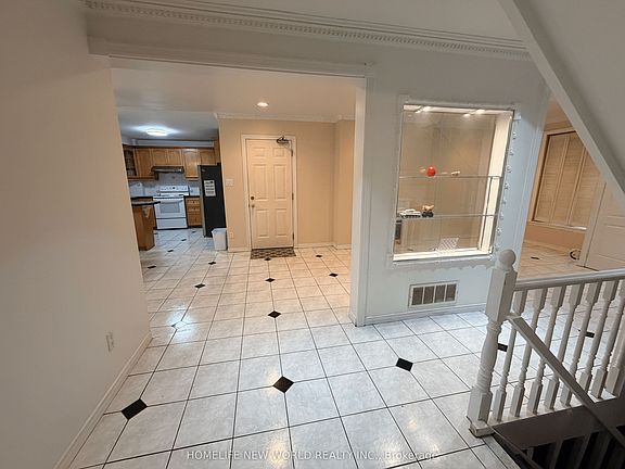 3rd image of 63 Lehar Cres