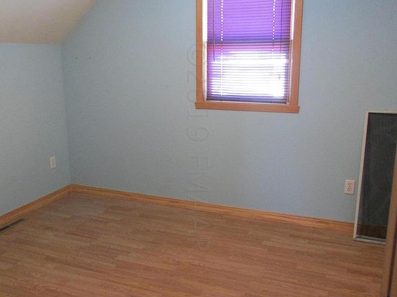3rd image of 210 7th Ave W