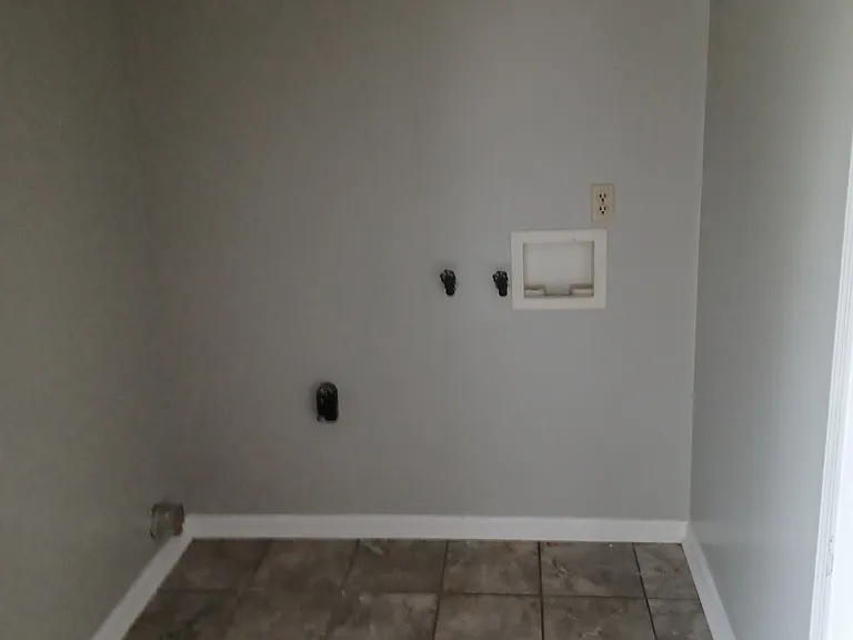 108 Lancelot Ct — Photo 13