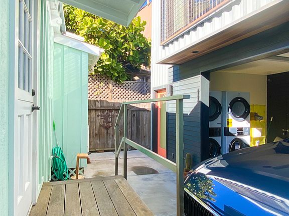 4th image of 113 1/2 Vista Pl