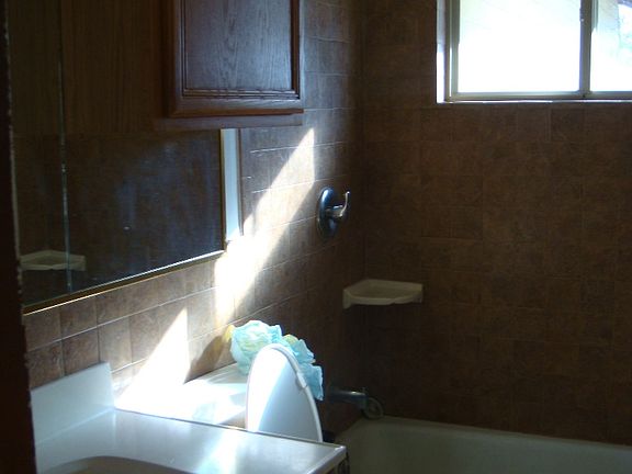 5th image of 2323 W Marshall Ave