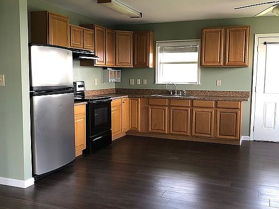 5th image of 1405 Loraine St