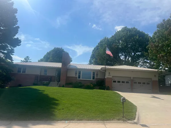 1203 Greenlawn Dr, Norfolk, NE 68701