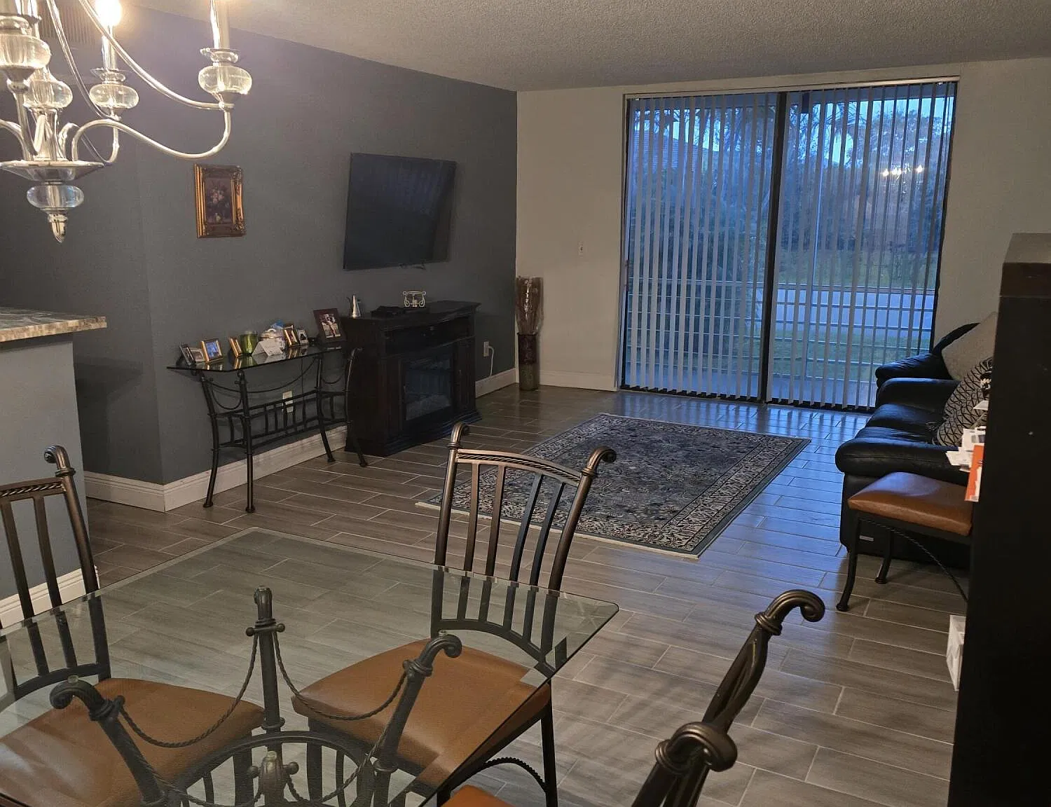 1 bed, 1.0 bath, 748 sqft, $1,300 — Photo 4