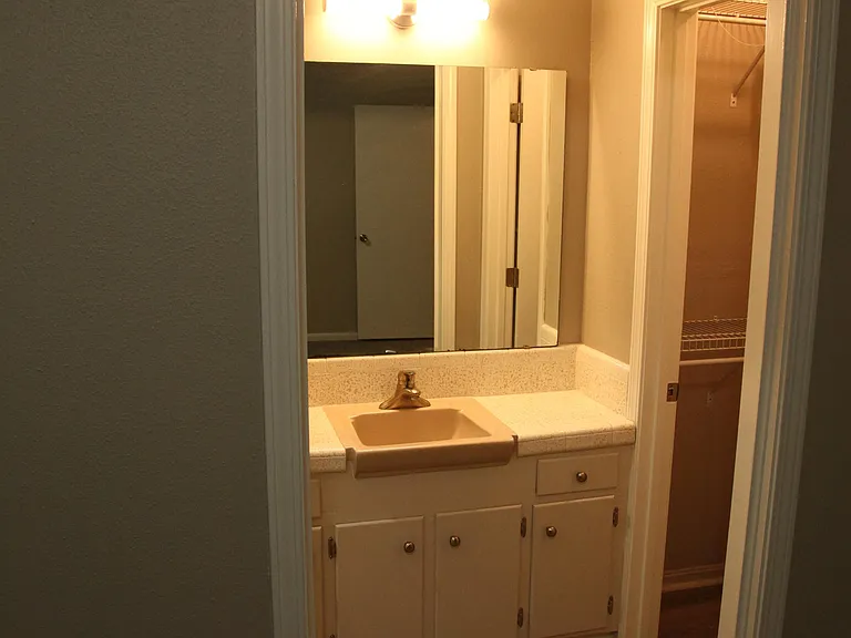 1231 Heritage Dr — Photo 17