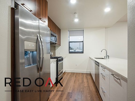 2nd image of 5727 1/4 La Mirada Ave #201